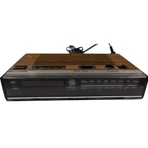 General Electric - GE Model 7-4624B AM/FM - Digital Clock/Radio - VINTAGE TESTED